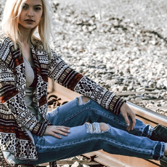 🎊HP🎊New boutique Aztec hooded jacket - Picture 4 of 13